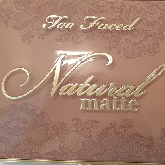 Too Faced Natural Matte palette - Picture 2 of 3